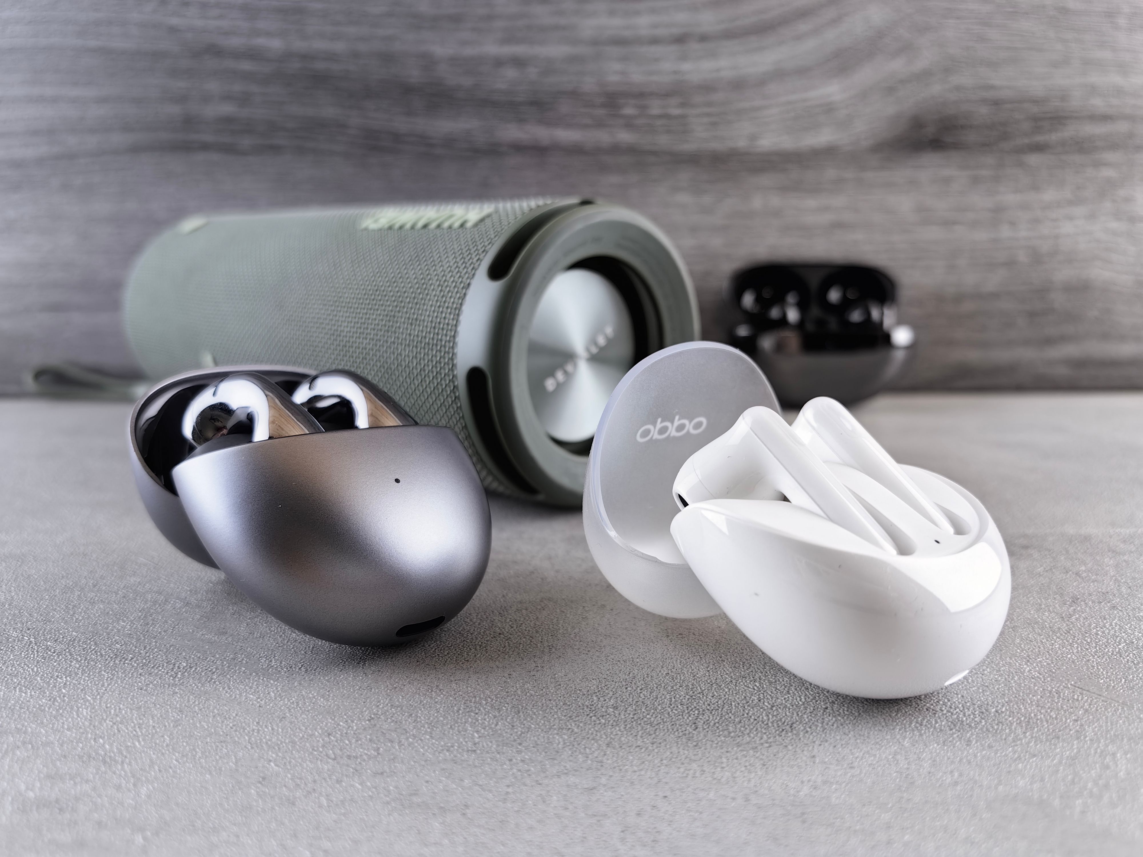 ELECTRONICS & GADGETS